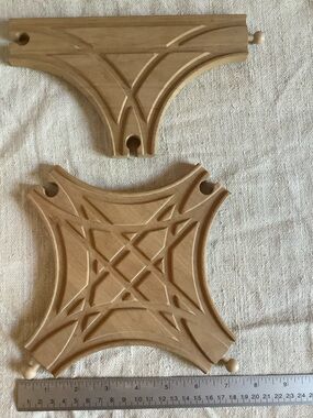 Rare 2 pic 4 way & 3 way Connector wooden Train Tracks Brio Thomas & Friends